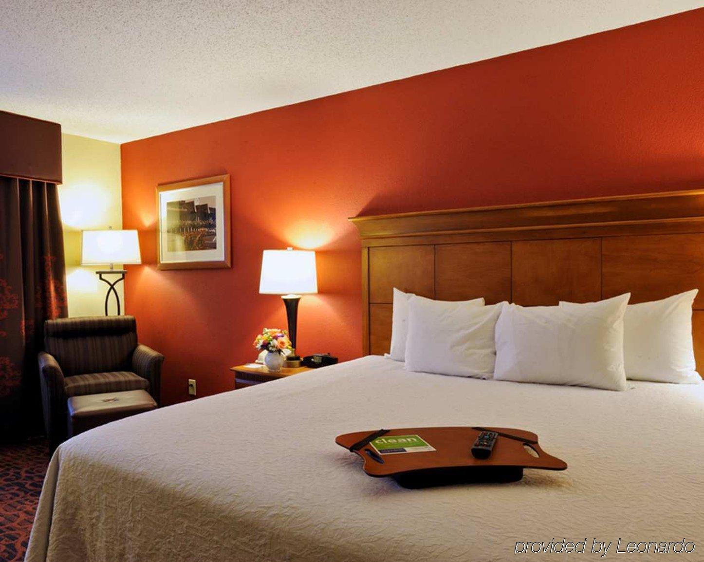 Hampton Inn Louisville Downtown Oda fotoğraf